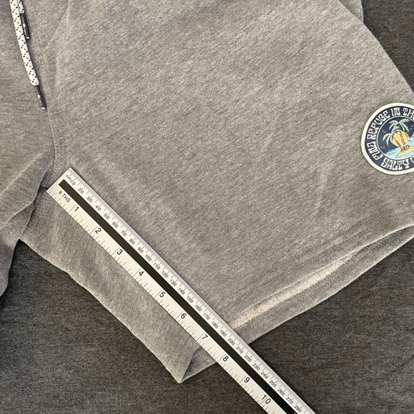 Salty Crew Mens Heather Gray Fleece Sweat Shorts Find Refuge In The Sea Medium - Picture 9 of 10